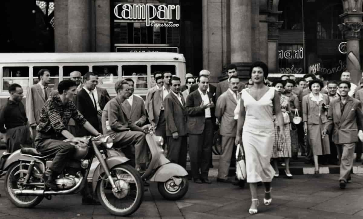 Марио Де Бьязи фотограф Итальянцы оборачиваются Мойра Орфей Милан 1954