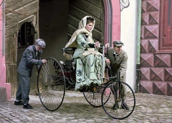 Путешествие Берты: Как одна женщина угнала машину мужа и доказала миру, что будущее за авто