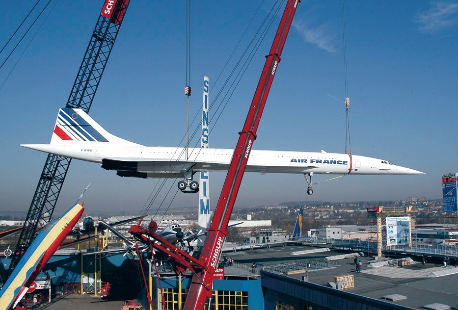 Конкорд на постаменте в музее Зинсхайм Германия