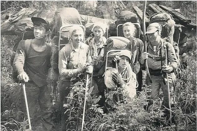 Общее фото туристической группы Людмилы Коровиной до начала трагических событий