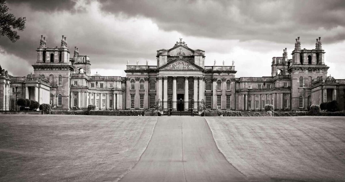 Дворец Бленхейм родовое поместье герцогов Мальборо панорамный вид