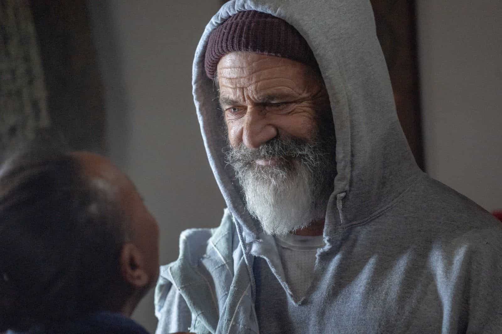 Мэл Гибсон Охота на Санту 2020 Fatman Санта Клаус с пистолетом