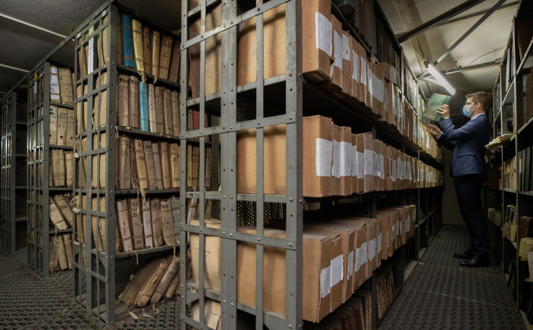 Человек в архиве