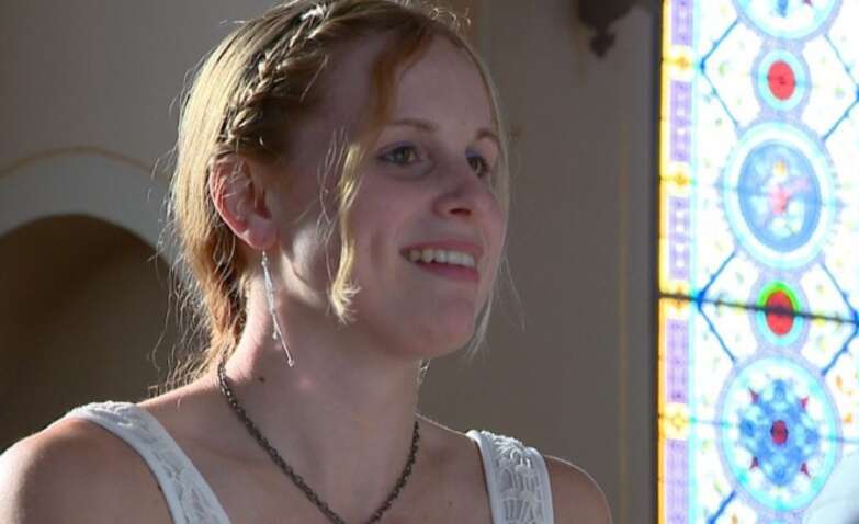 Портрет Джины Гис которая выжила после бешенства