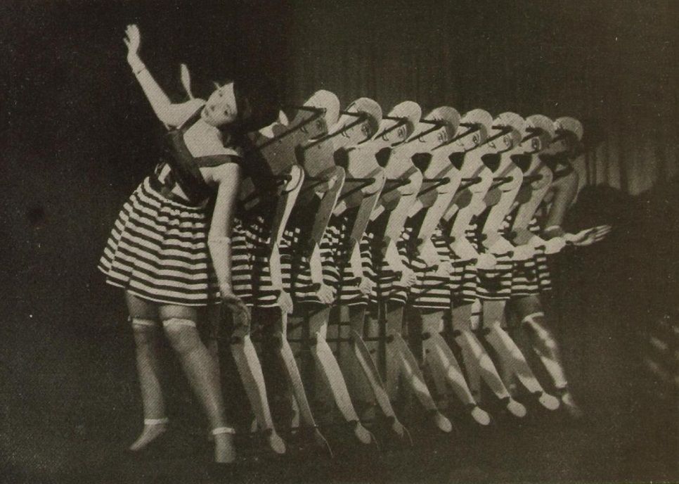 Выступление танцовщицы в берлинском кабаре начало 1930-х