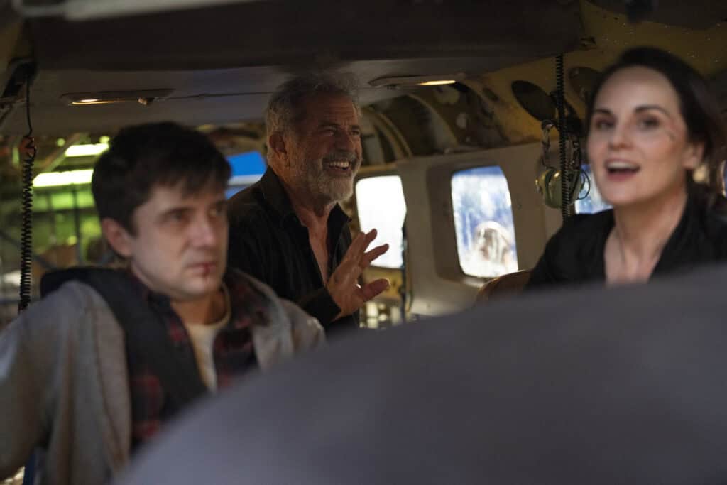 Мэл Гибсон 2024 съемки Риск полета режиссер Марк Уолберг за камерой