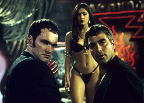 Древние боги смерти прячутся в стриптиз-баре: что на самом деле показал Родригес в «От заката до рассвета»