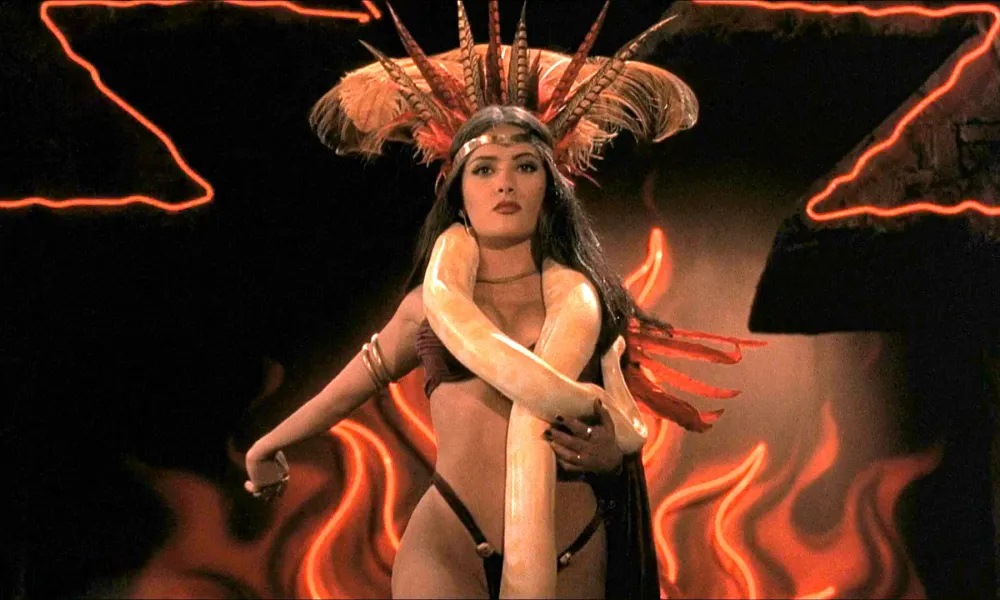 Сальма Хайек в роли Сантанико Пандемониум — вампирша из фильма От заката до рассвета