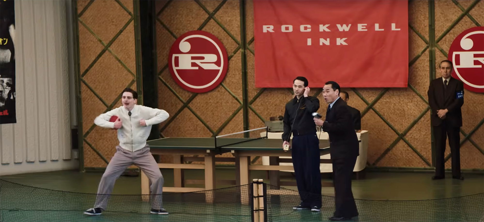 Постер фильма Марти Великолепный Джош Сафди 2025