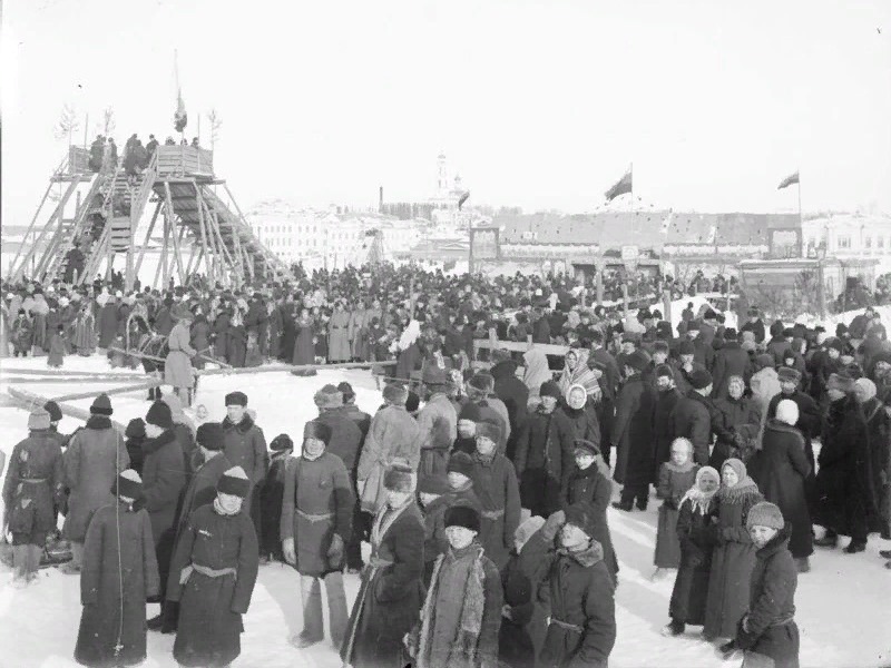 Вениамин Метенков: Масленичные гуляния на площади Екатеринбурга конца XIX века