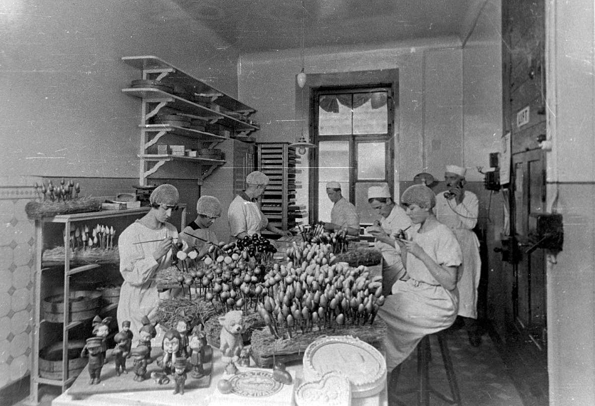 Раскрашивание марципановых фигурок мастерская Таллин начало XX века традиции