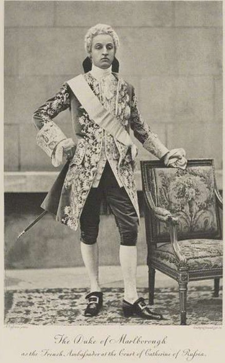 Чарльз Спенсер-Черчилль герцог Мальборо в церемониальном костюме королевский бал