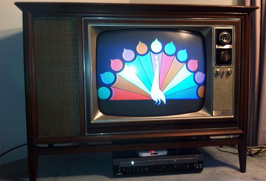 Заставка цветного телевидения французский стандарт SECAM