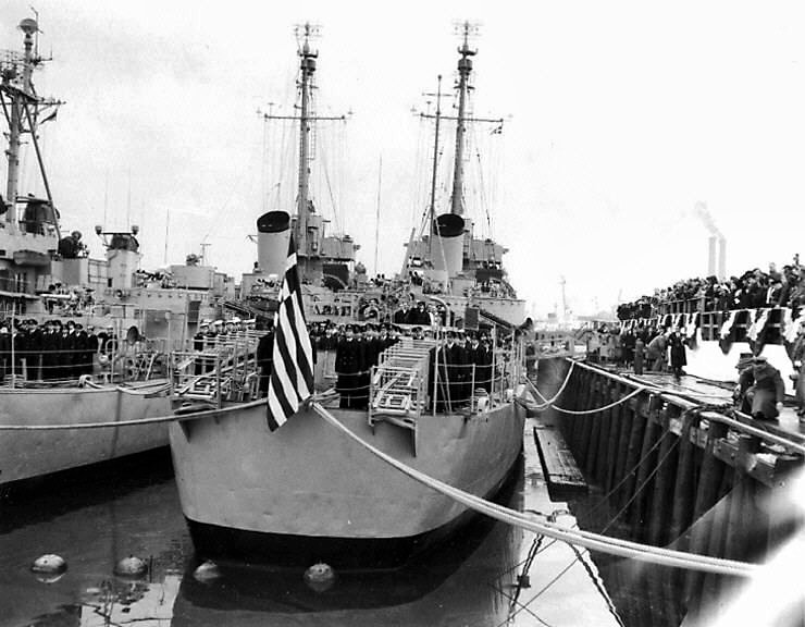 Эсминец USS Eldridge у причала в военно-морской базе Норфолк