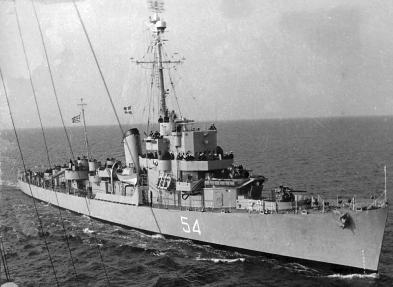 USS Eldridge в первом морском походе к Багамским островам сентябрь 1943