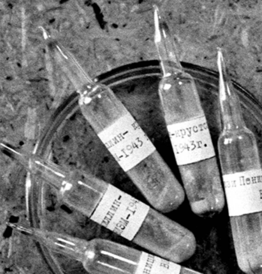 Ампулы советский пенициллин крустозин ВИЭМ 1942 год первый отечественный антибиотик