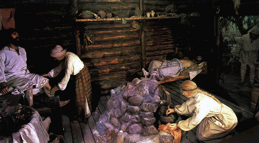 Крестьяне моются в бане в чистый четверг перед Пасхой