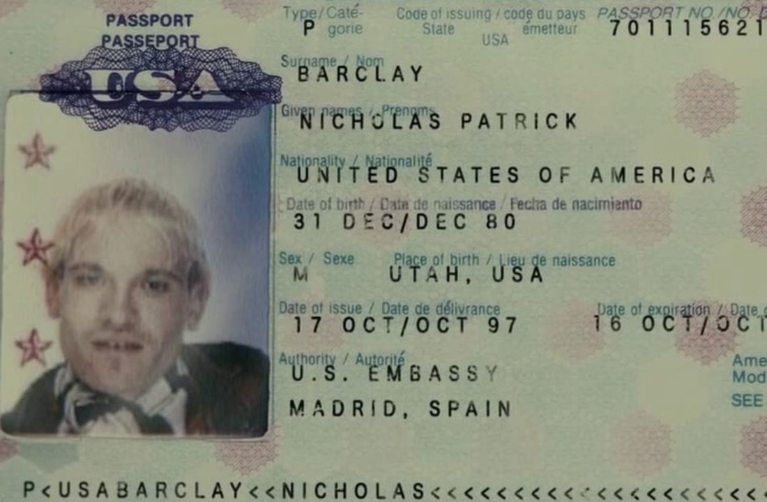 Бурден с американским паспортом на имя Николаса Барклая