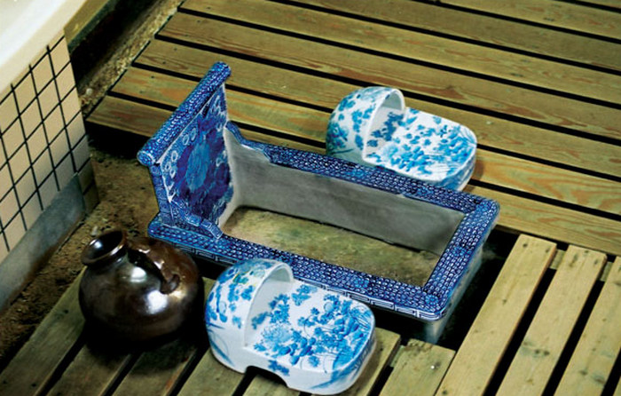 Расписной фаянсовый унитаз эпохи Мэйдзи с традиционными узорами