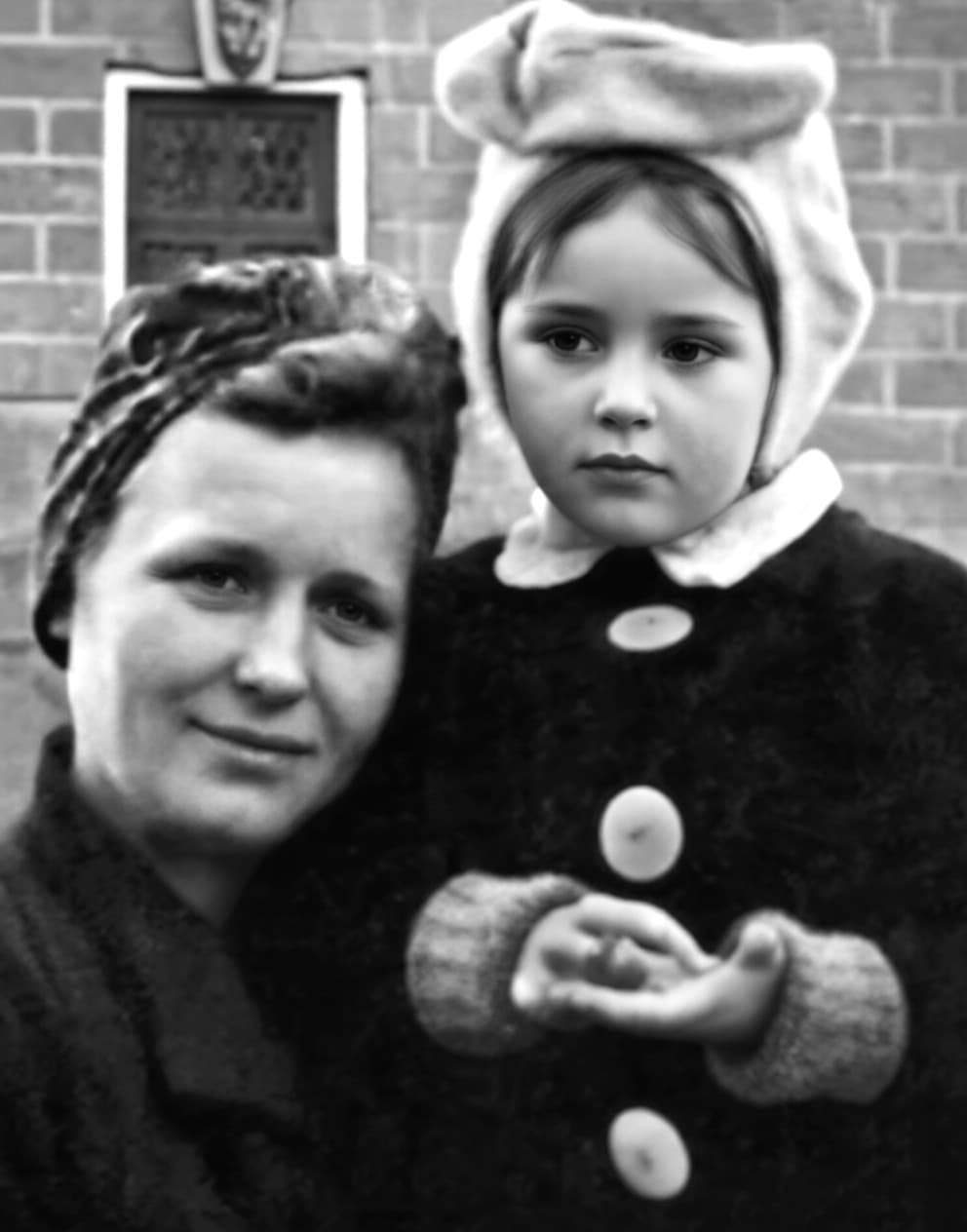 Татьяна Васильева в детстве с мамой, Ленинград 1940-е