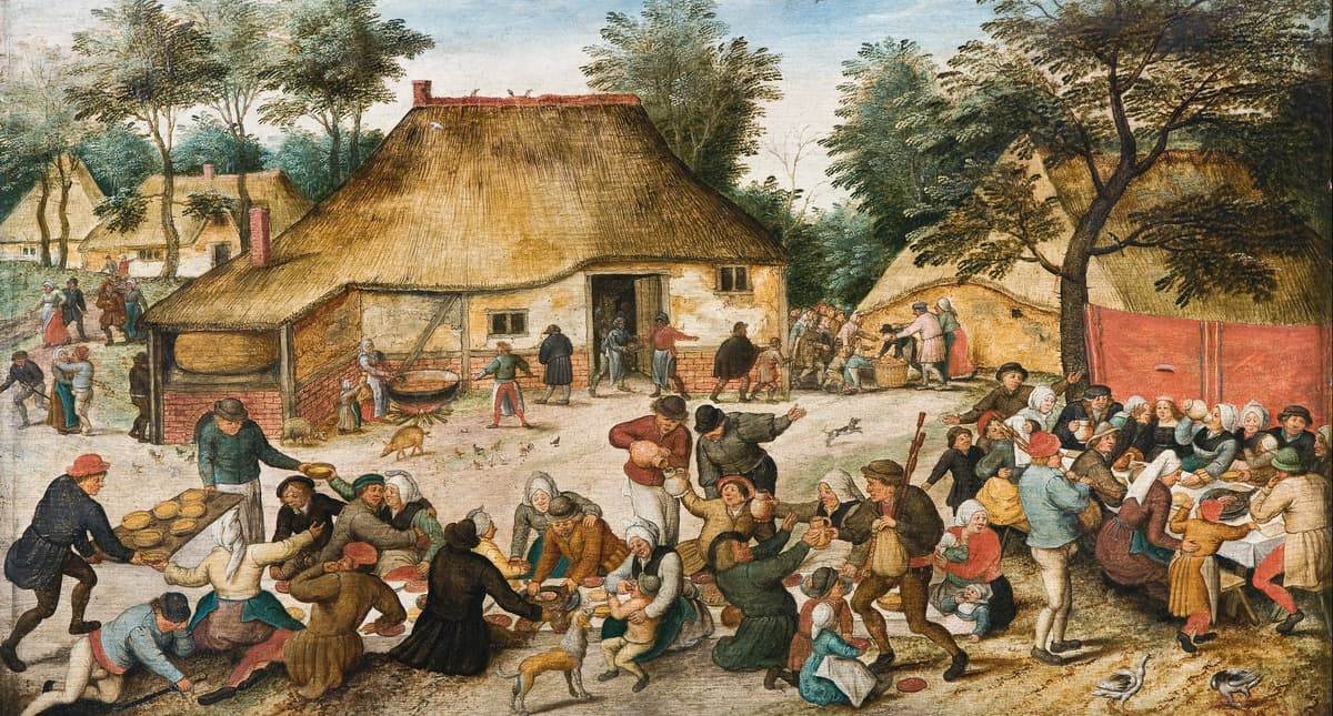 Средневековая деревня в Пиренеях с каменными домами и узкими улочками