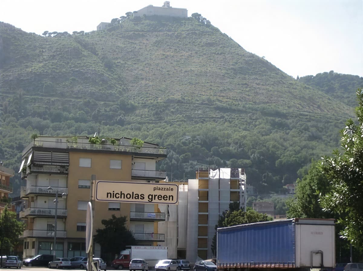 Площадь Николаса Грина в Италии — одно из более 120 мест, названных в честь мальчика