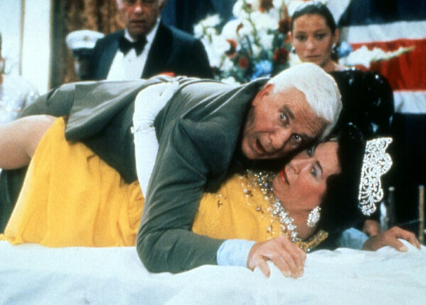 Как Лесли Нильсен стал звездой комедии в 54 года и переписал правила голливудского юмора