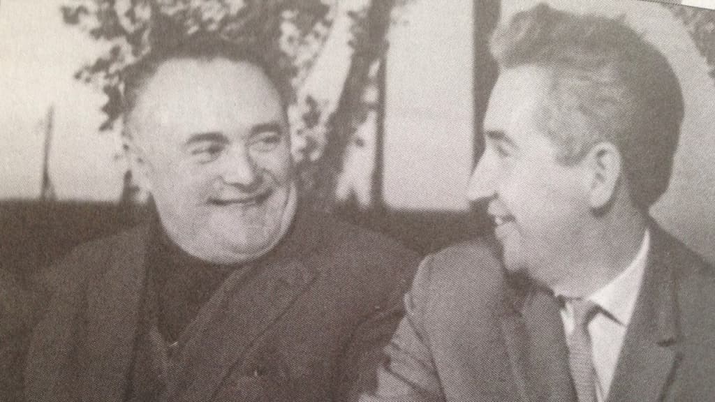 Сергей Королёв и Константин Феоктистов обсуждают конструкцию космического корабля