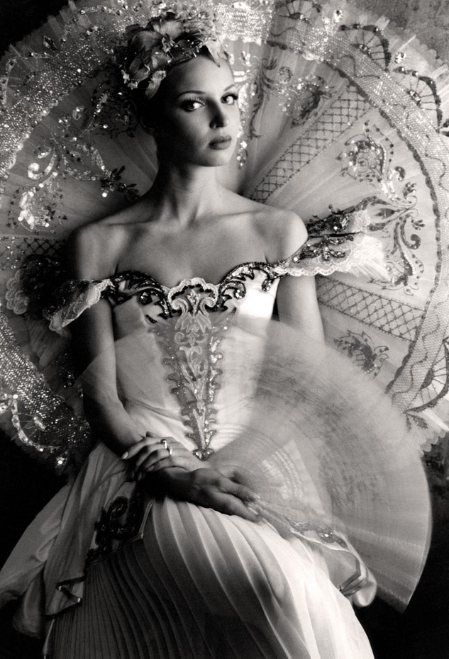 Молодая Анастасия Волочкова портрет Китаева 1997 год