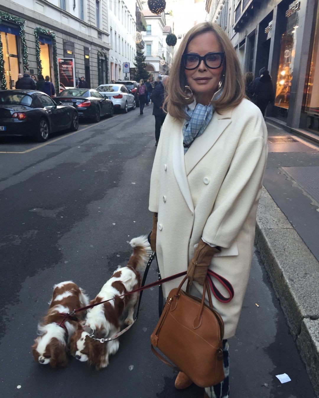 Очки как аксессуар образ итальянский дизайнер Росселла Джардини чёрная оправа