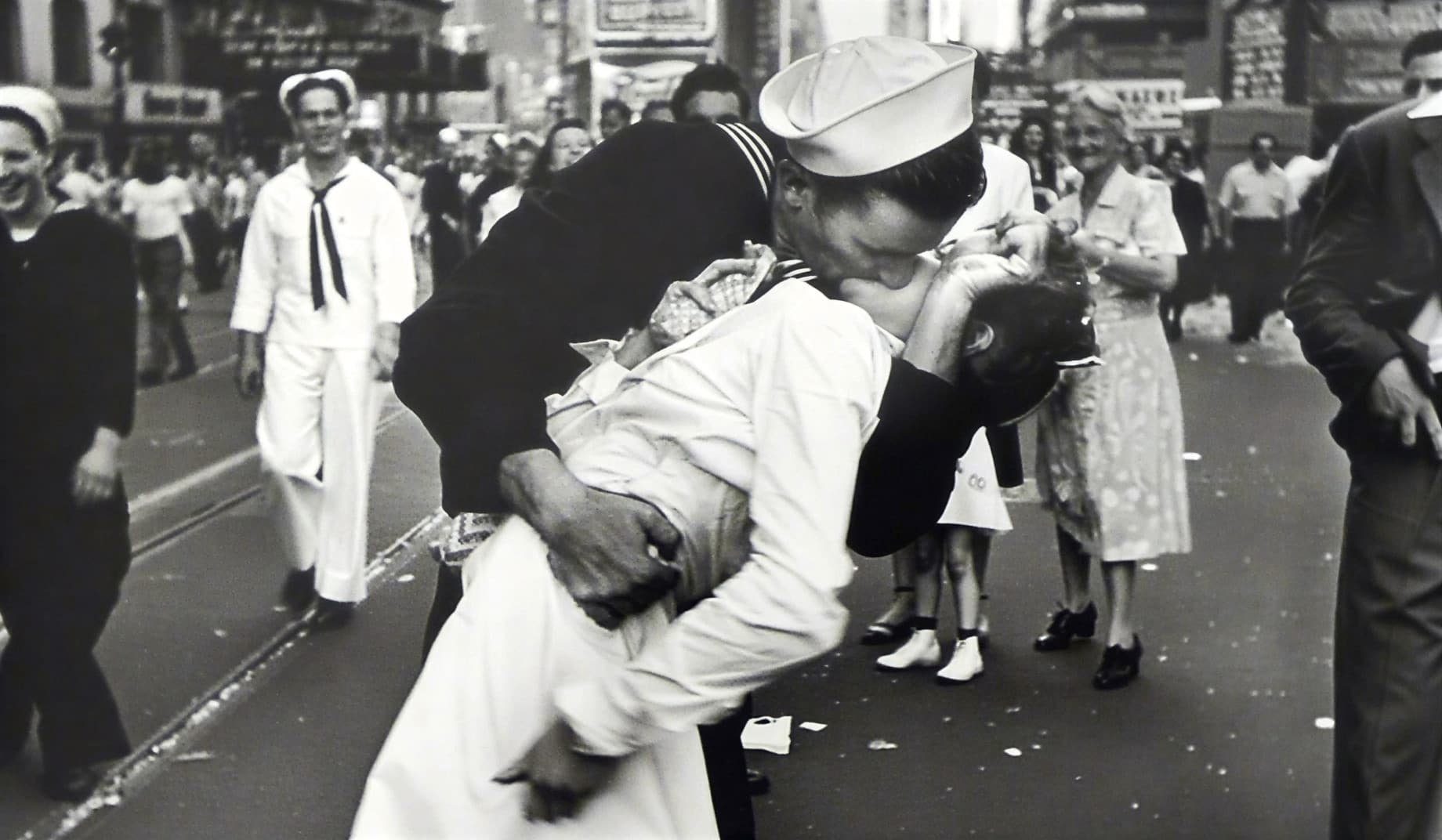 Легендарный снимок фрагмент Поцелуй на Таймс-сквер, Альфред Эйзенштадт, фотограф журнала Life 