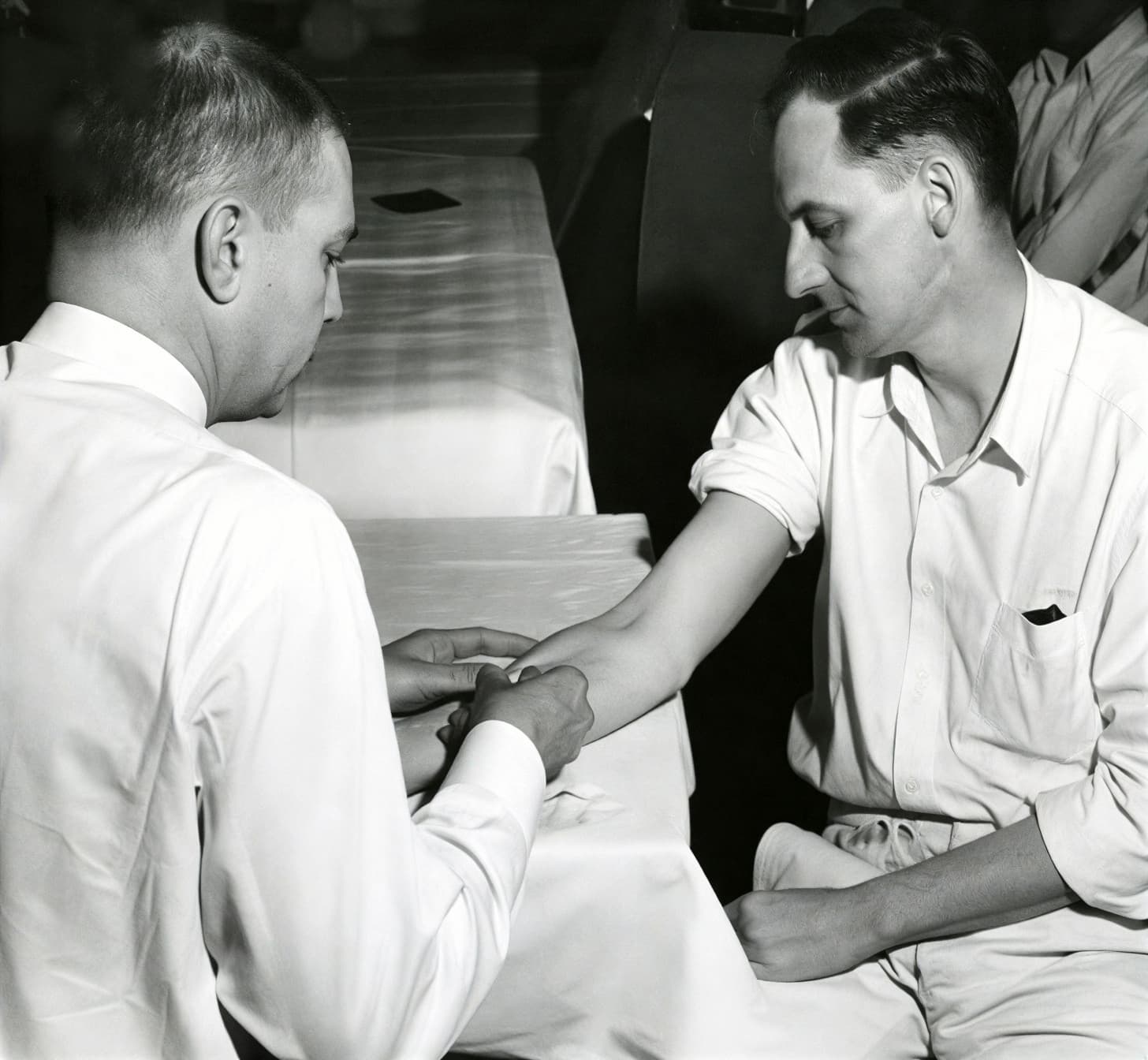 Эксперименты Честера Саутэма с раковыми клетками HeLa &mdash; инъекция пациенту без информированного согласия