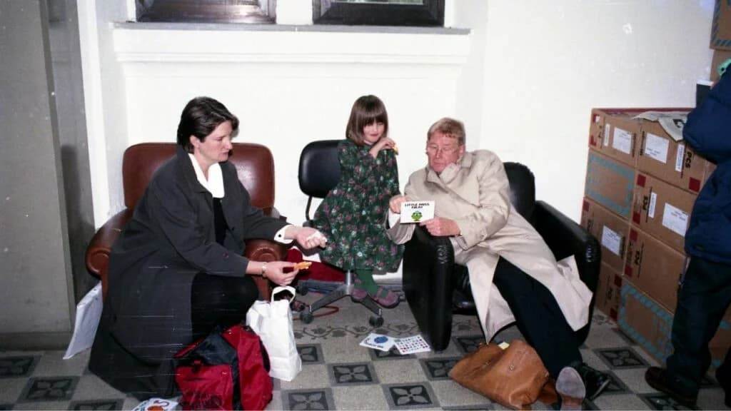 Родители и сестра Николаса Грина после его смерти в клинике Мессины, октябрь 1994 года