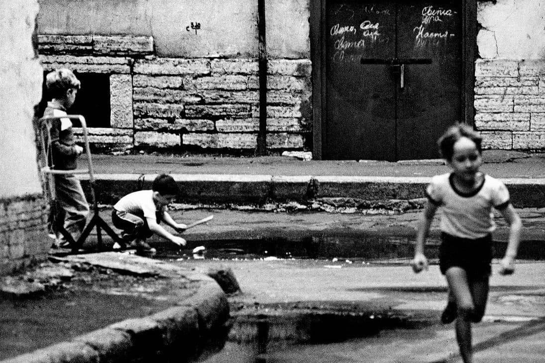Дети на улицах Ленинграда фото Александра Китаева 1988