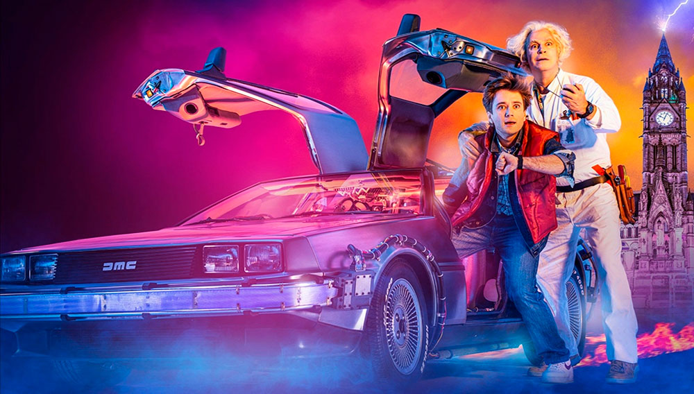 Афиша фильма Назад в будущее с DeLorean DMC-12 машиной времени 1985