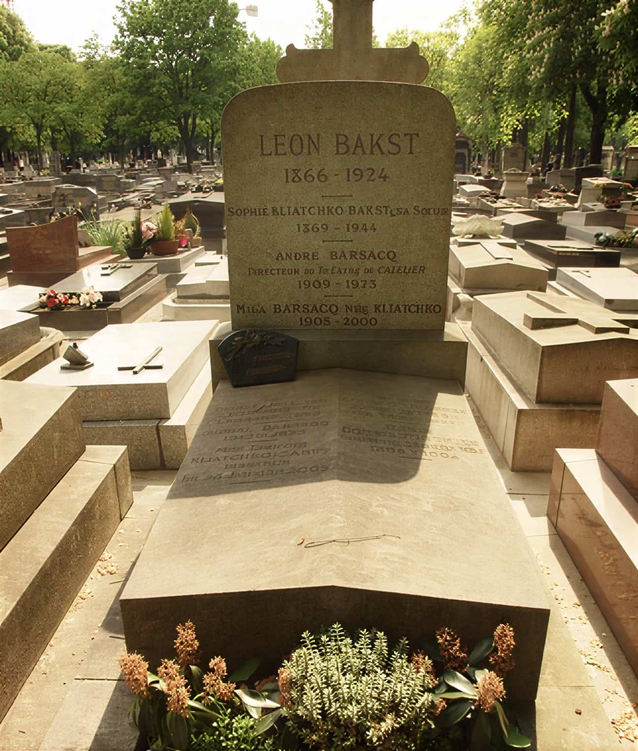 Могила Леона Бакста кладбище Батиньоль Париж художник русские сезоны