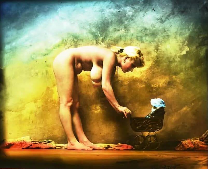 Мать &mdash; работа Яна Саудека о материнстве, жизни и телесности