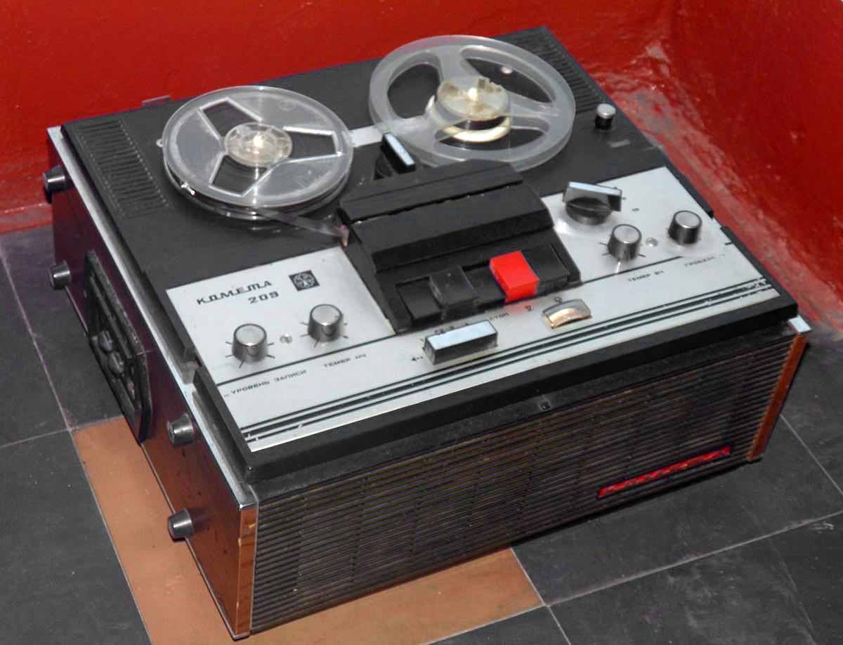 Катушечный магнитофон 1970-х СССР &mdash; запись бардовских песен, Как здорово Митяев