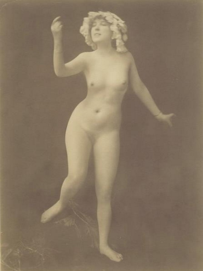 Александр Гринберг обнаженная в кружевном чепчике 1930 эротическая фотография