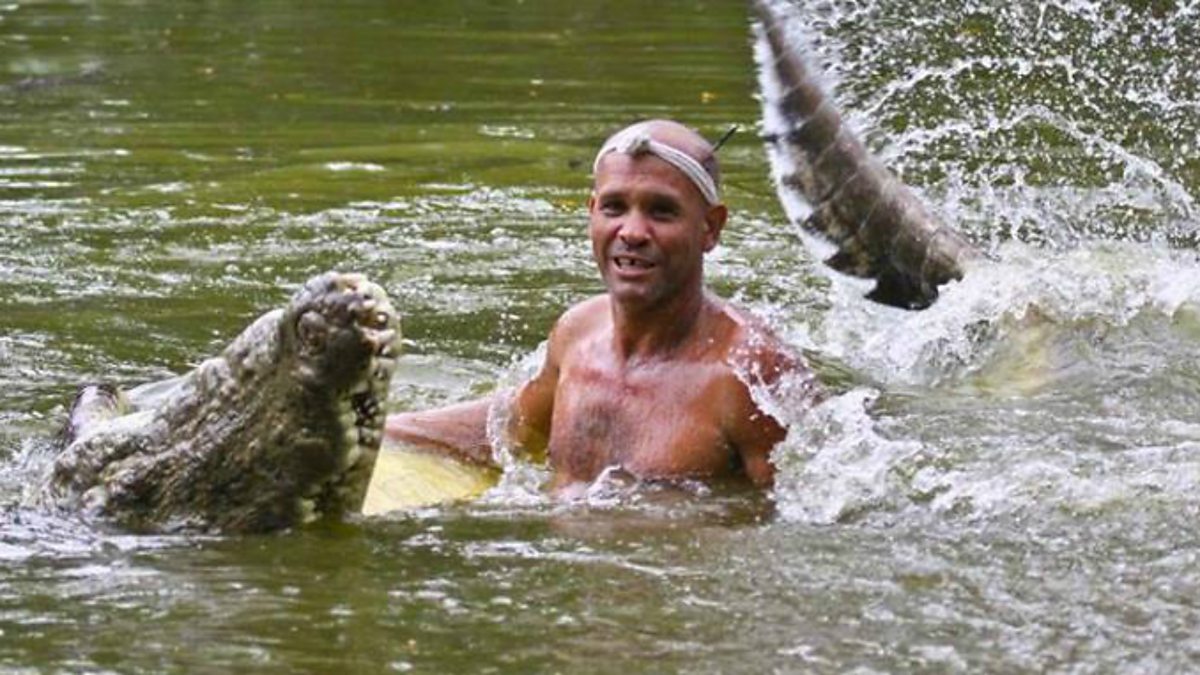 Чито с крокодилом Почо в воде брызги хвостом документальный фильм National Geographic