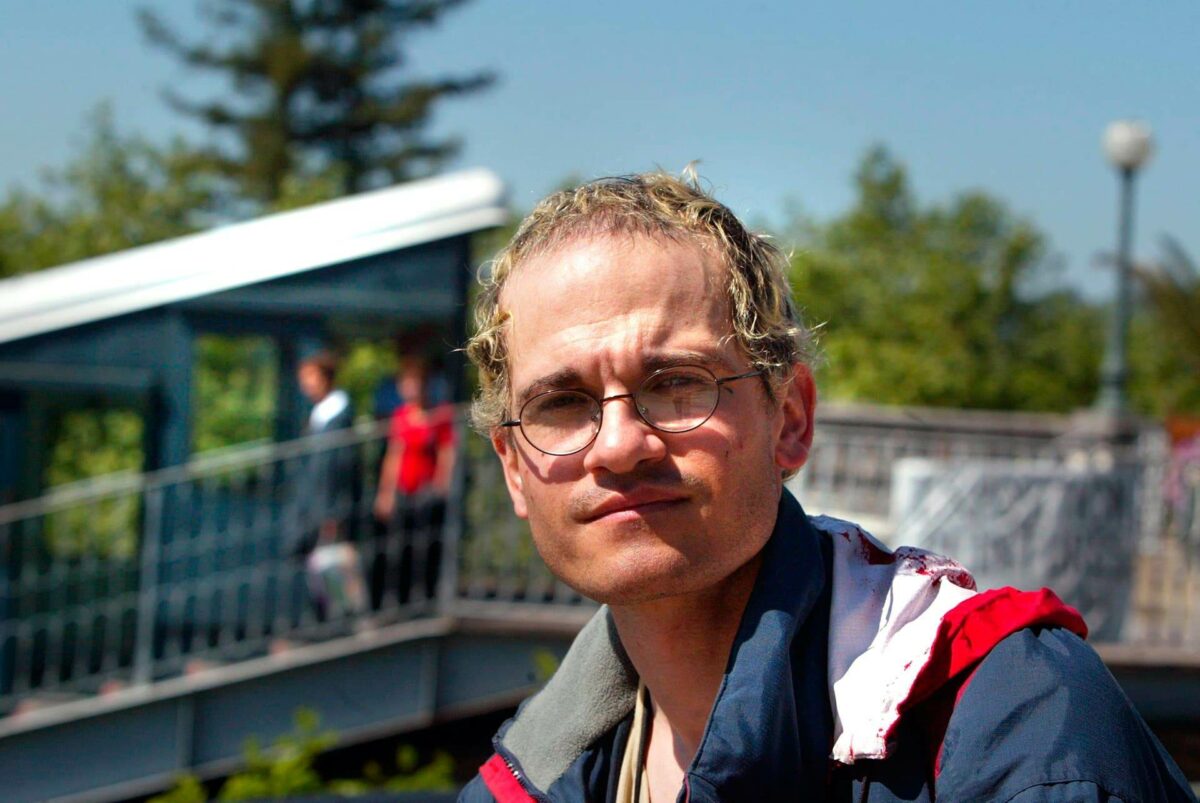 Фредерик Бурден с осветлёнными волосами в одном из образов