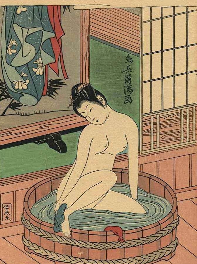 Тории Киёмицу купающаяся девушка японская гравюра XVIII век сюнга