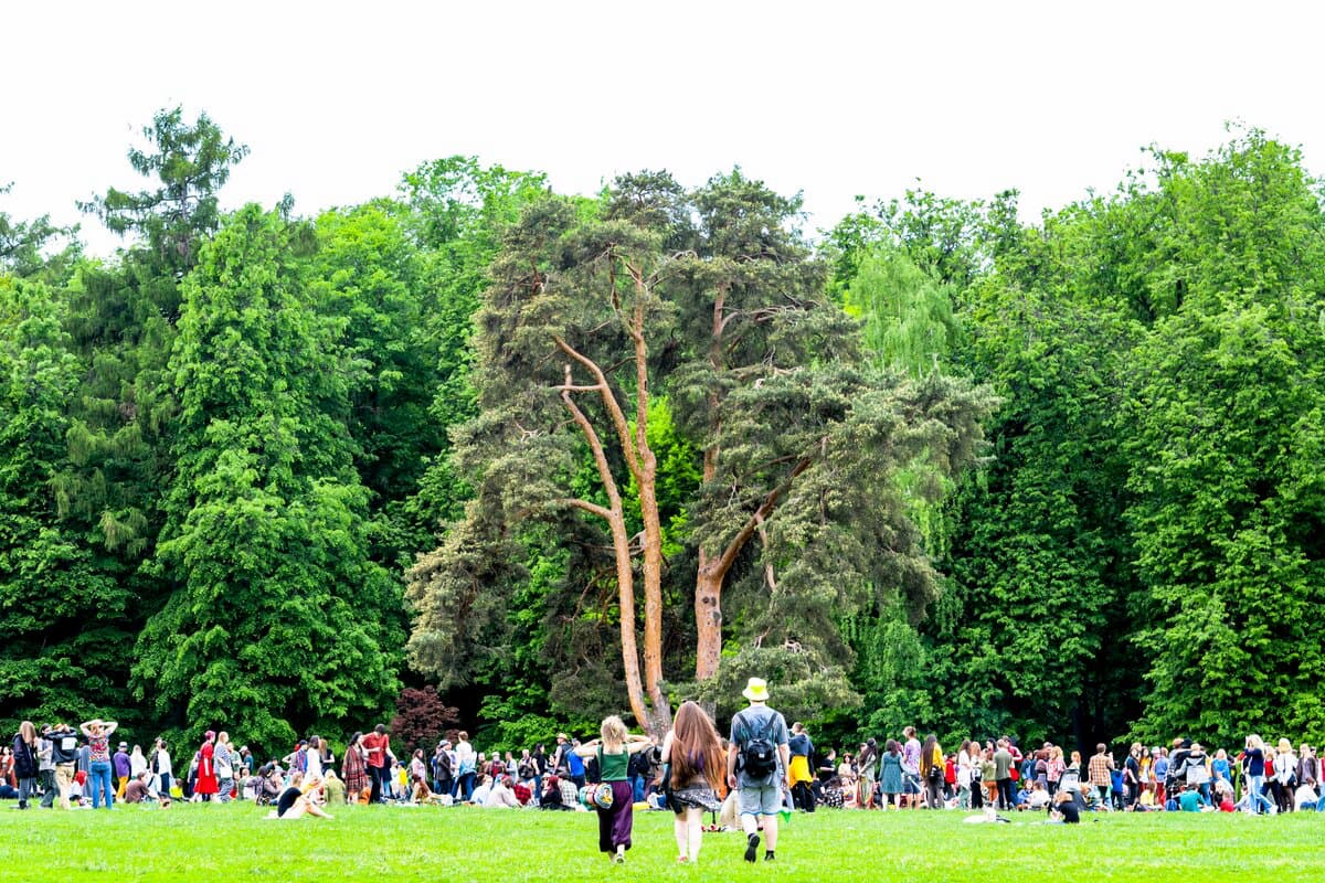 Ежегодный слёт хиппи Царицыно Москва 1 июня День защиты детей современность