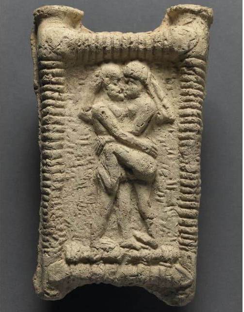 Древнее изображение священного брака — царь и жрица совершают обряд иерогамии