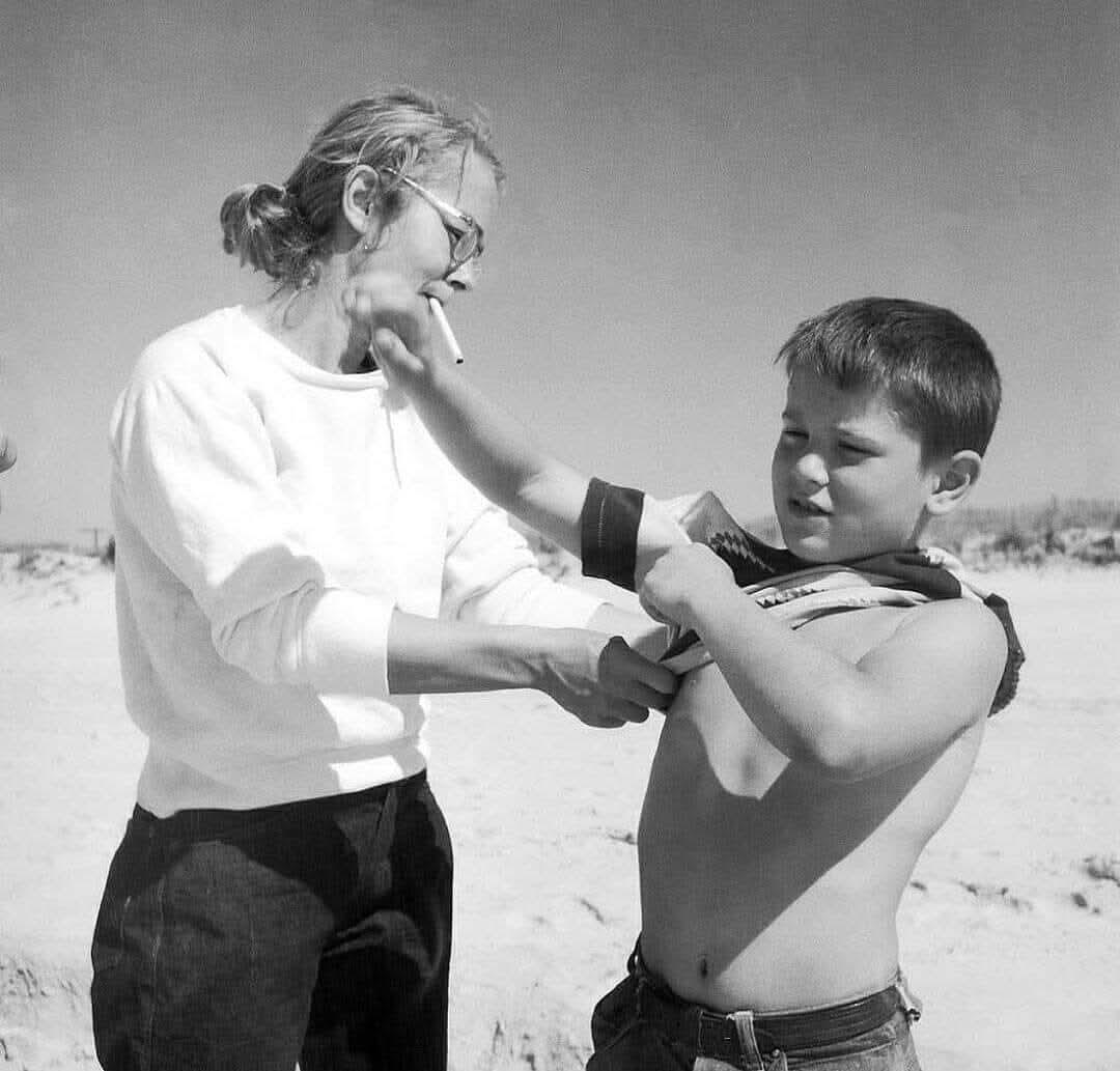 Роберт Де Ниро ребёнком с матерью Вирджинией Адмирал, 1950 год