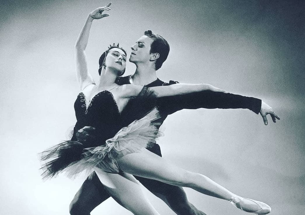 Лиепа с партнершей в лебедином озере