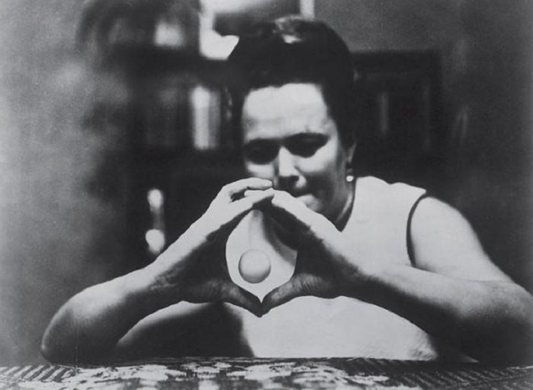 Нинель Кулагина телекинез мячик пинг-понг лабораторный эксперимент