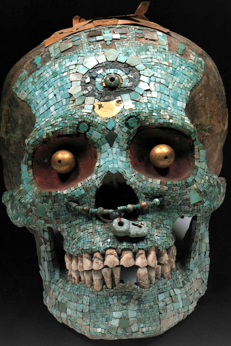 Ацтекский череп, покрытый мозаикой из бирюзы