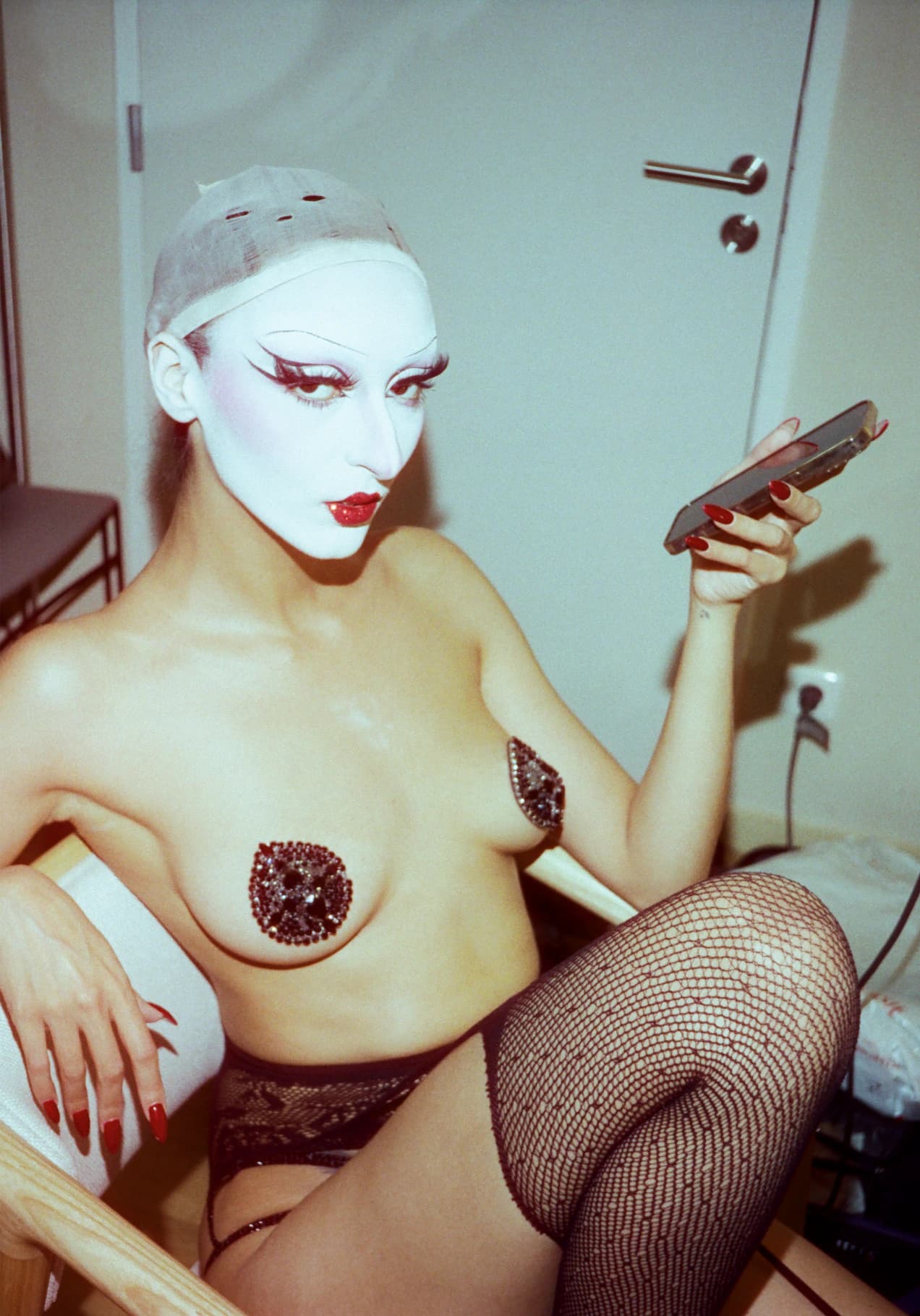 Танцовщица парижского андеграунда, документальный портрет Шанель Виктор