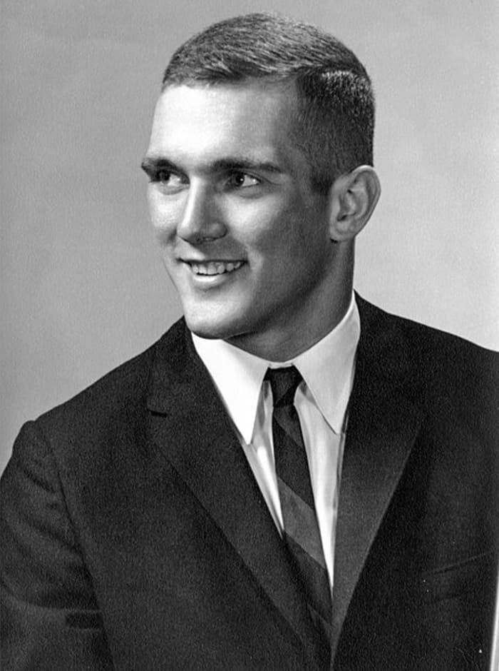 Дональд Гэлвин &mdash; первый из братьев, у кого проявилась шизофрения